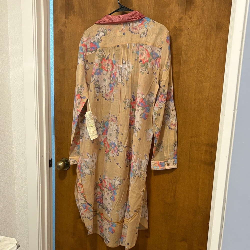 405. Aratta Vintage-Inspired Floral Dress with Red Velvet Trim and Embroidery - Picture 2 of 2
